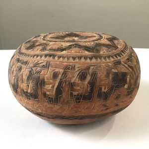 Vintage Peruvian Hand-Carved Storyteller Gourd Artist Signed Pedro Veli Peru